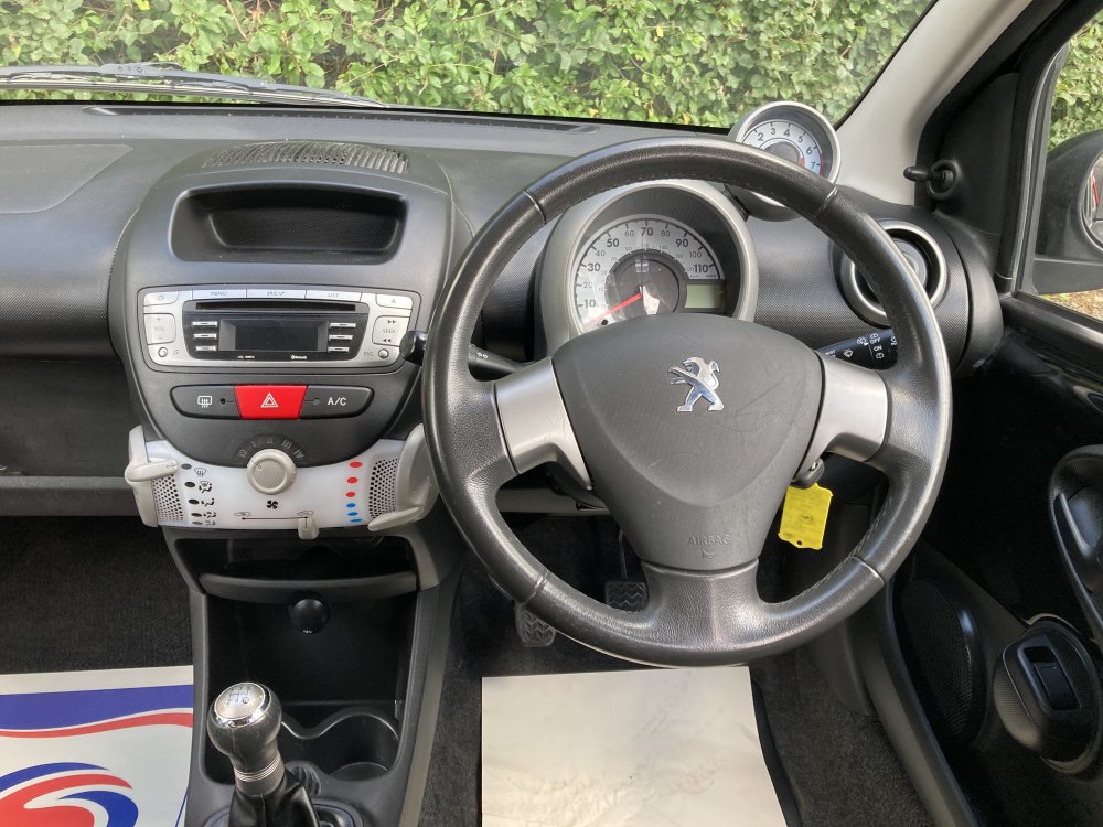 Peugeot 107 ALLURE 1.0 5 DOOR