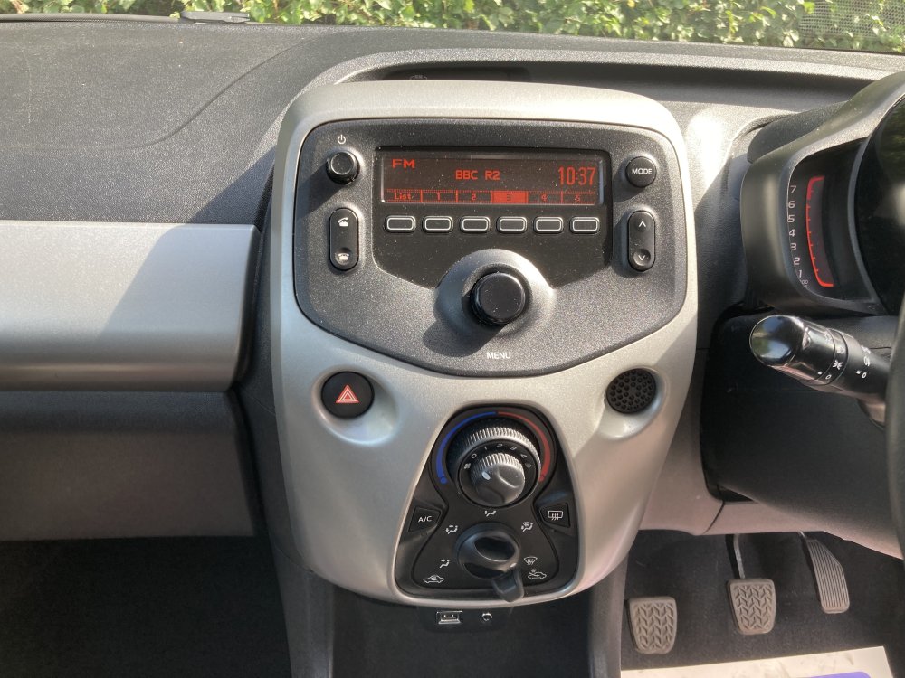 Toyota AYGO X-PLAY 1.0 5 DOOR