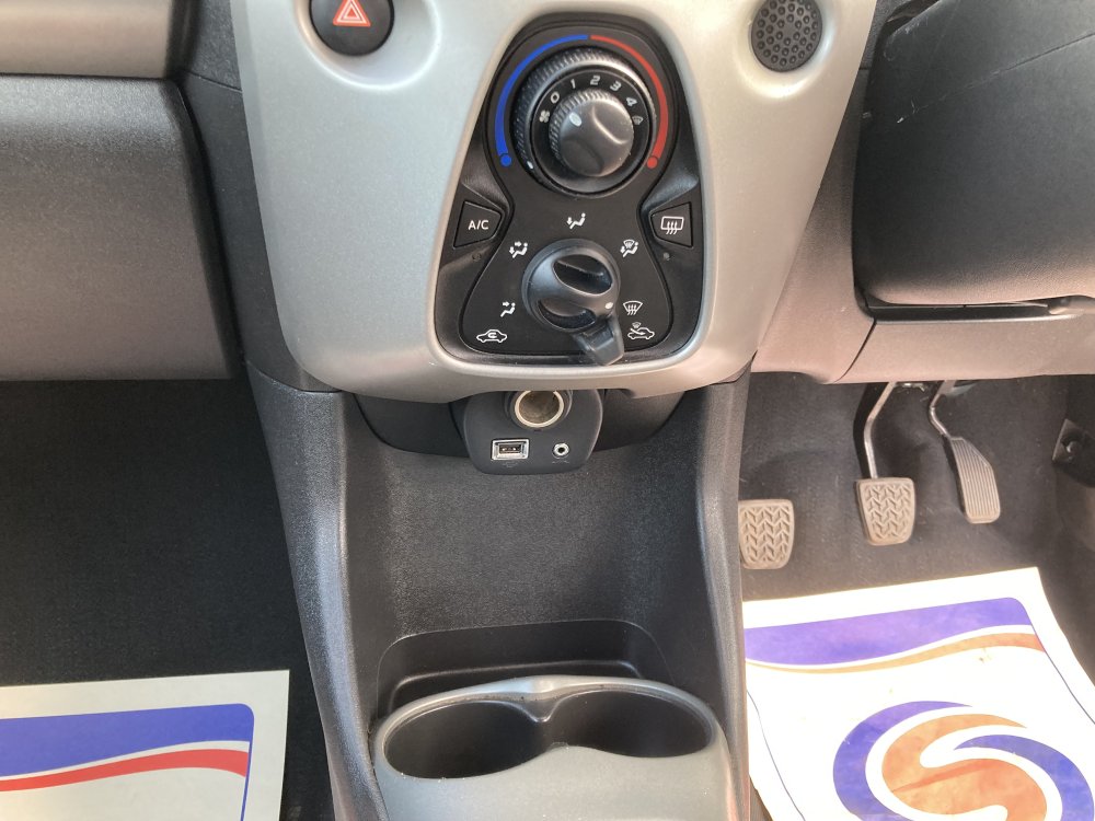 Toyota AYGO X-PLAY 1.0 5 DOOR